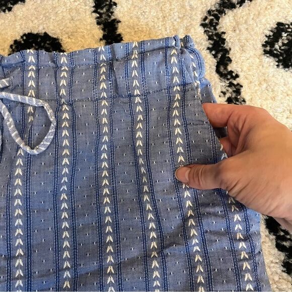 BCBGeneration Blue & White Striped Drawstring Shorts Size Medium - Picture 3 of 8